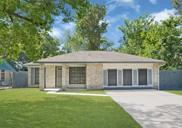 Homes for sale in Houston, TX | 7026 Hedgewood St, Houston, TX 77016 | MLS# 6017681