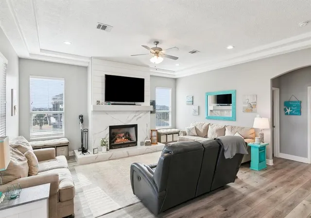 2nd image of 945 Gulfview Dr, Port Bolivar, TX 77650 | MLS# 79810275