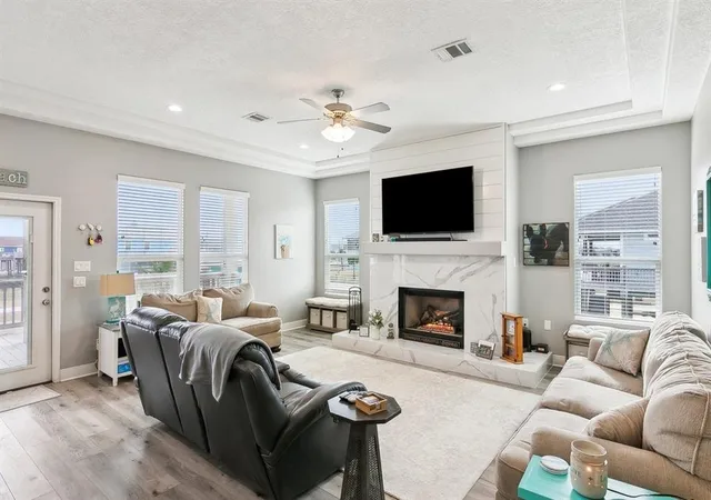 3rd image of 945 Gulfview Dr, Port Bolivar, TX 77650 | MLS# 79810275