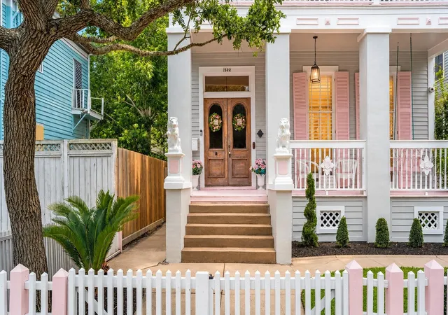 Photo 2 of Single family home for sale at 1522 Ball St, Galveston, TX 77550 | MLS# 18463809 | Listing updated on 2026-09-04