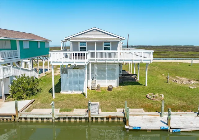 2nd image of 707 Pompano Ln, Freeport, TX 77541 | MLS# 89674689