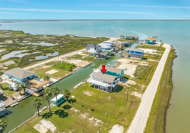 5th image of 707 Pompano Ln, Freeport, TX 77541 | MLS# 89674689