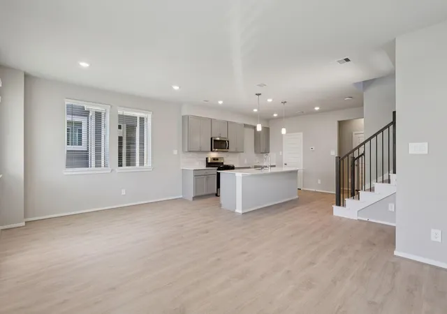 3rd image of 2400 King Mackerel Dr, Kemah, TX 77565 | MLS# 76345689