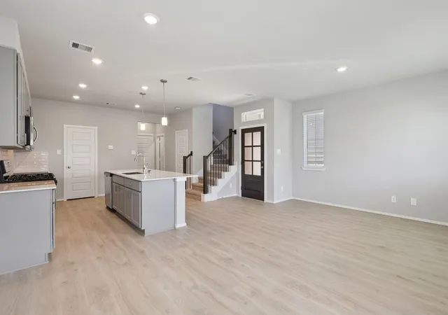 5th image of 2400 King Mackerel Dr, Kemah, TX 77565 | MLS# 76345689