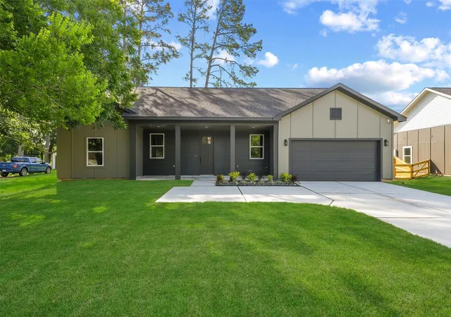 2nd image of 252 Davis Bend Rd, Alvin, TX 77511 | MLS# 82666381