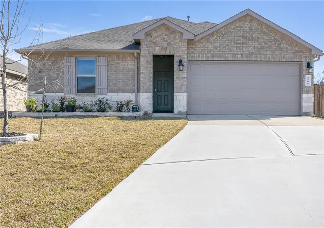 Photo 2 of Single family home for sale at 3506 Pearl Ml Ln, Conroe, TX 77301 | MLS# 31589158 | Listing updated on 2026-08-23