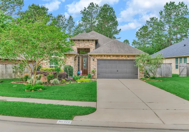 Photo 2 of Single family home for sale at 126 Bellardia Ct, Montgomery, TX 77316 | MLS# 65512038 | Listing updated on 2026-09-10