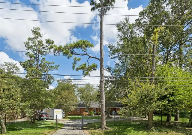 1st image of 9330 Memorial Dr, Houston, TX 77024 | MLS# 9118307