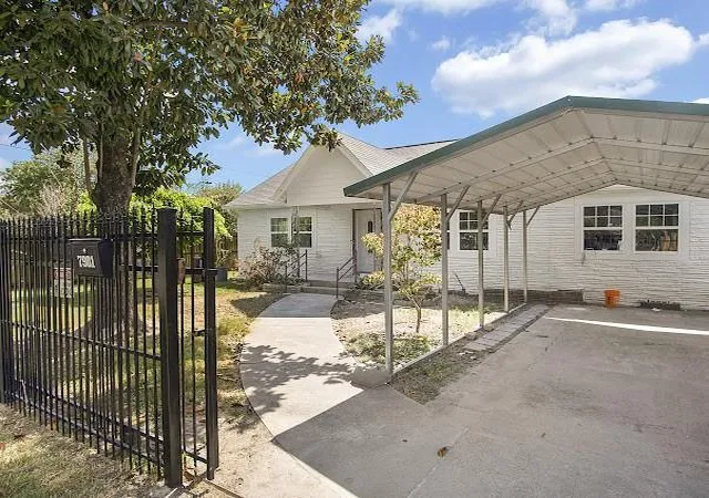 1st image of 7901 Helmers St, Houston, TX 77022 | MLS# 67160651