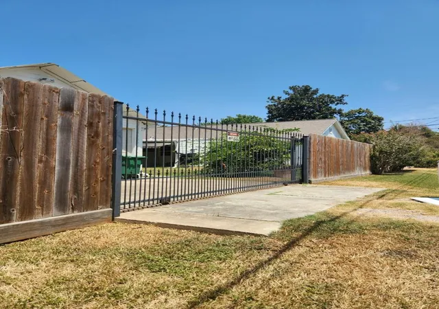 Photo 4 of Single family home for sale at 7901 Helmers St, Houston, TX 77022 | MLS# 67160651 | Listing updated on 2026-08-05