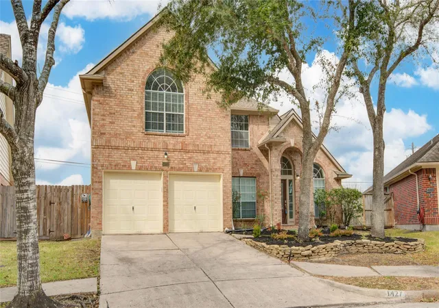 Photo 1 of Sale Pending at 1427 Basswood Springs Ct, Houston, TX 77062 | MLS# 58315227 | Listing updated on 2026-09-01