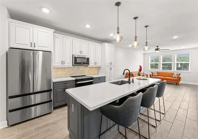 1st image of 6804 Westview Dr #3103, Houston, TX 77055 | MLS# 65132710