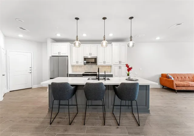 4th image of 6804 Westview Dr #3103, Houston, TX 77055 | MLS# 65132710