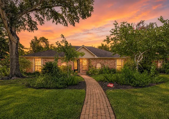 Photo 1 of Sale Pending at 2003 Richvale Ln, Houston, TX 77062 | MLS# 26156217 | Listing updated on 2026-09-04