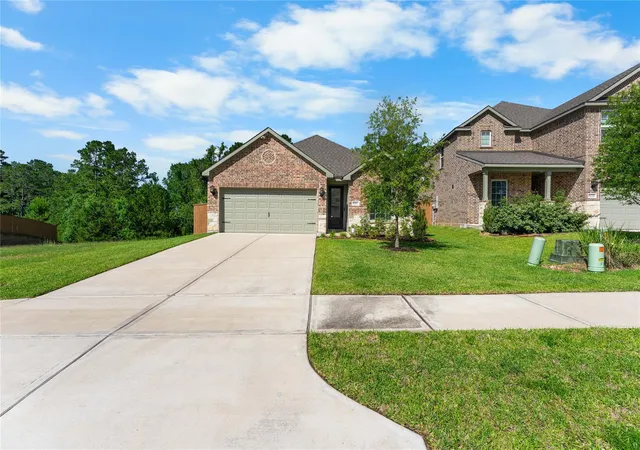 Photo 1 of Single family home for sale at 6167 White Spruce Dr, Conroe, TX 77304 | MLS# 31259620 | Listing updated on 2026-09-20