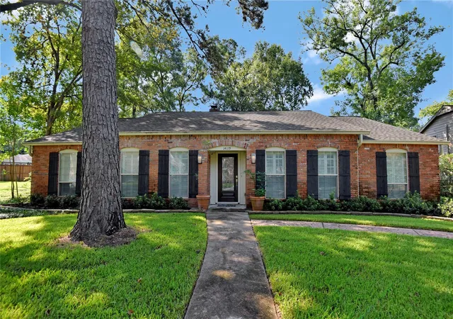 1st image of 14119 Kellywood Ln, Houston, TX 77079 | MLS# 40720020