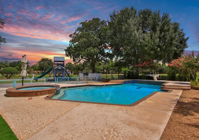 Photo 2 of Sale Pending at 14802 Bluffridge Cir, Houston, TX 77095 | MLS# 6604571 | Listing updated on 2026-09-18