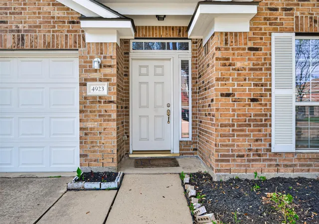 Photo 2 of Single family home for sale at 4923 Kale Garden Ct, Katy, TX 77449 | MLS# 38125430 | Listing updated on 2026-09-19