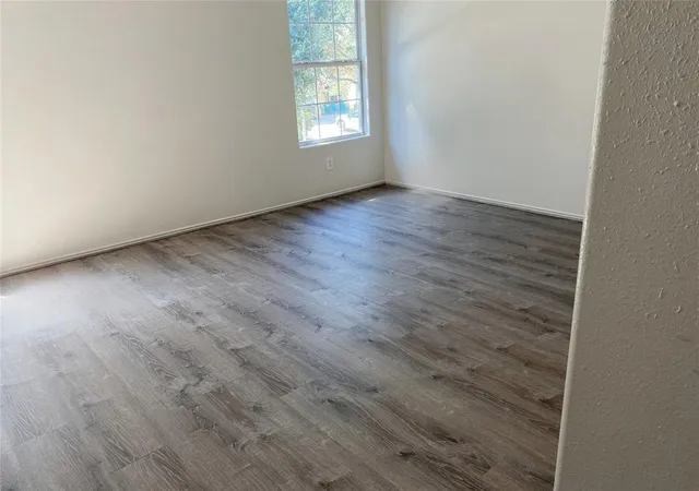 5th image of 8911 Danbury Hollow Lane, Houston, TX 77075 | MLS# 53597675