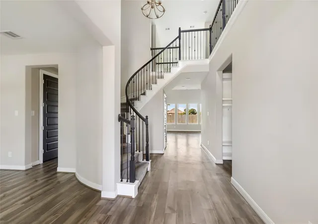 4th image of 9219 Joe Louis Dr, Baytown, TX 77523 | MLS# 40980370