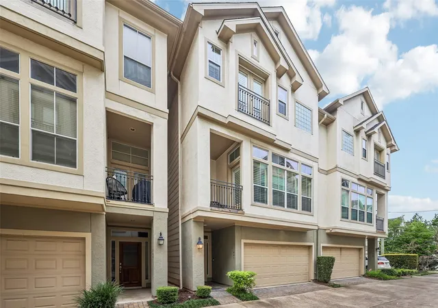 Photo 1 of Sale Pending at 641 Hartman St, Houston, TX 77007 | MLS# 45394105 | Listing updated on 2026-09-04