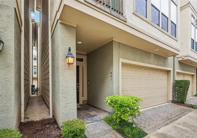 Photo 3 of Sale Pending at 641 Hartman St, Houston, TX 77007 | MLS# 45394105 | Listing updated on 2026-09-04