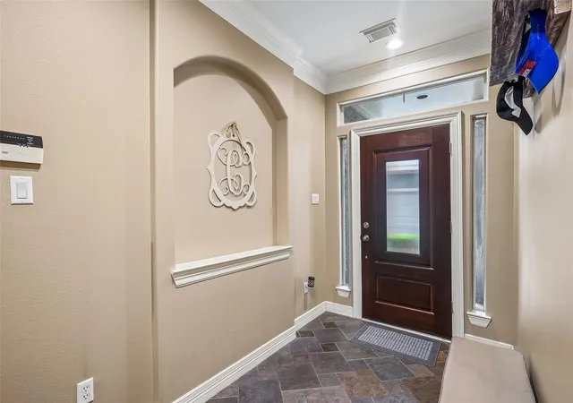 Photo 3 of Sale Pending at 641 Hartman St, Houston, TX 77007 | MLS# 45394105 | Listing updated on 2026-09-04