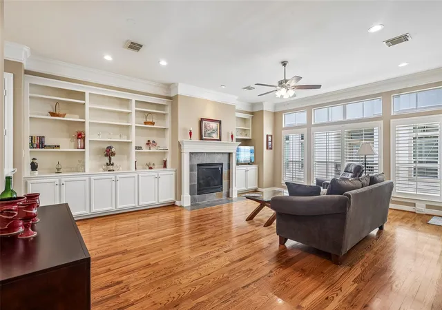 Photo 4 of Sale Pending at 641 Hartman St, Houston, TX 77007 | MLS# 45394105 | Listing updated on 2026-09-04
