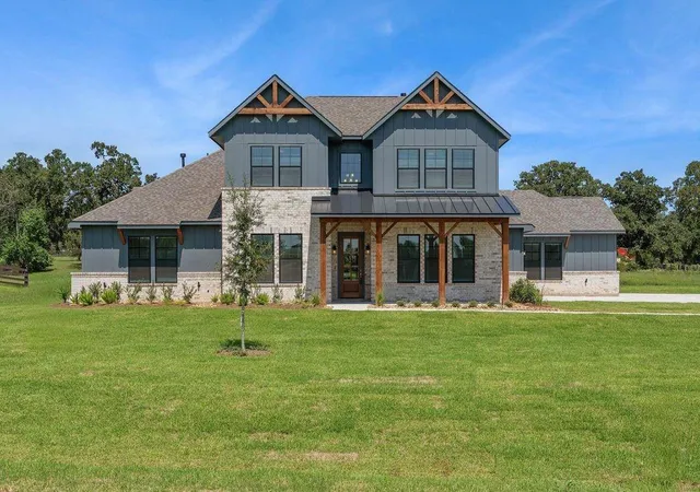 Photo 1 of Sale Pending at 25216 Pleasant Retreat Ct, Montgomery, TX 77356 | MLS# 9734438 | Listing updated on 2026-09-14