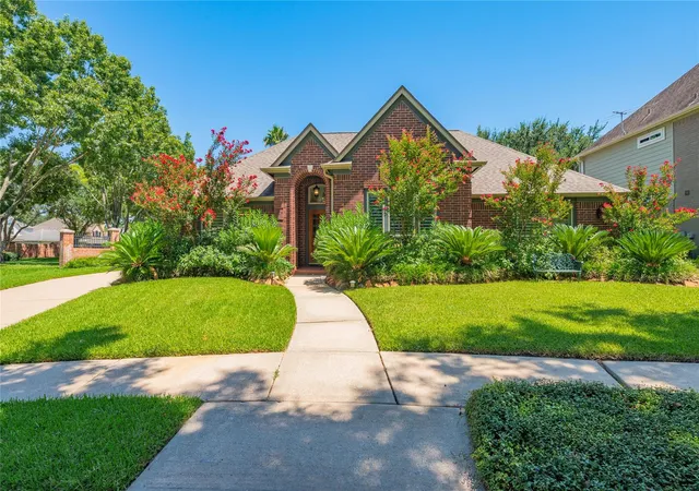 4th image of 2025 Sandy Coast Cir, League City, TX 77573 | MLS# 71209745