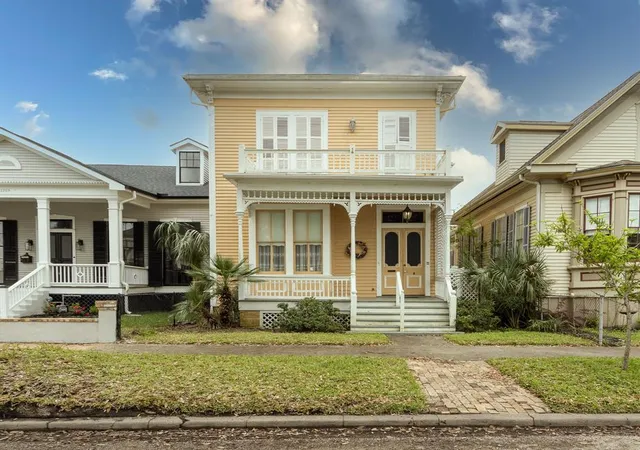 Photo 1 of Single family home for sale at 1209 Sealy St, Galveston, TX 77550 | MLS# 64238600 | Listing updated on 2026-08-28
