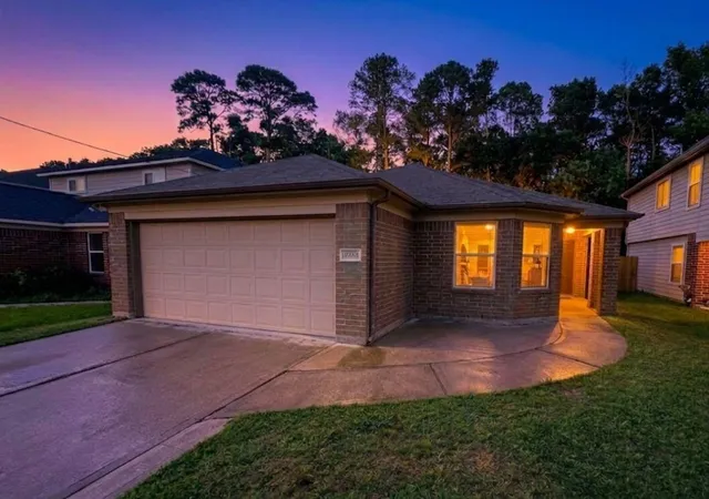 Photo 2 of Single family home for sale at 9949 Kingfisher Dr, Conroe, TX 77385 | MLS# 17763198 | Listing updated on 2026-08-12
