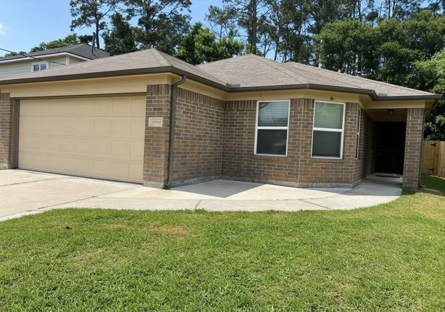 Photo 2 of Single family home for sale at 9949 Kingfisher Dr, Conroe, TX 77385 | MLS# 17763198 | Listing updated on 2026-08-12