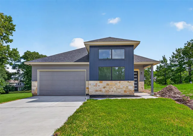 1st image of 13 Silver Lakes Dr, Huntsville, TX 77340 | MLS# 22110541