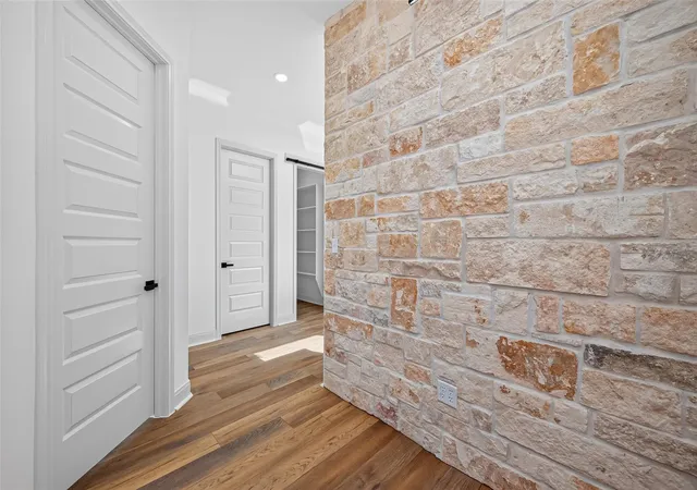 5th image of 13 Silver Lakes Dr, Huntsville, TX 77340 | MLS# 22110541