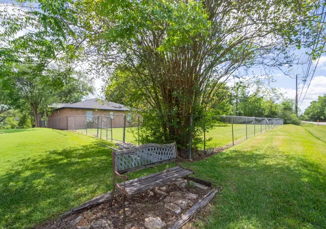27th image of 6811 Cemetary Rd, Manvel, TX 77578 | MLS# 89141259