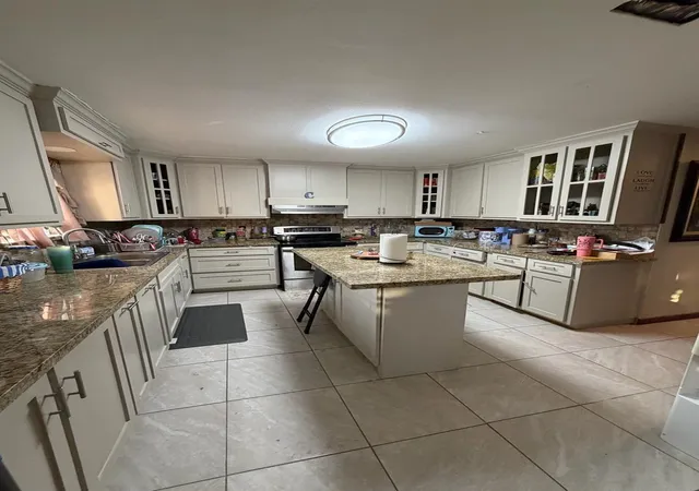 5th image of 2327 Camelot Dr, Weslaco, TX 78596 | MLS# 72564284