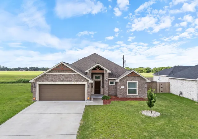 3rd image of 1202 Sailfish Dr, Bay City, TX 77414 | MLS# 23876187
