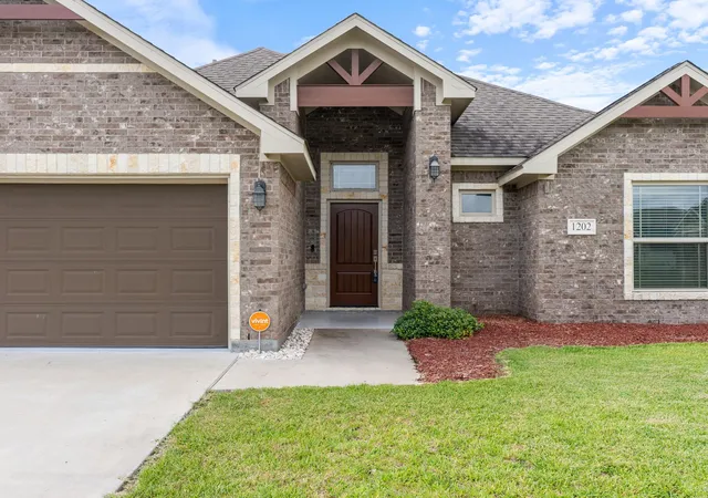 4th image of 1202 Sailfish Dr, Bay City, TX 77414 | MLS# 23876187