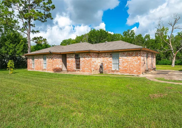 Homes for sale in Alvin, TX | 1857 County Road 99, Alvin, TX 77511 | MLS# 26650501