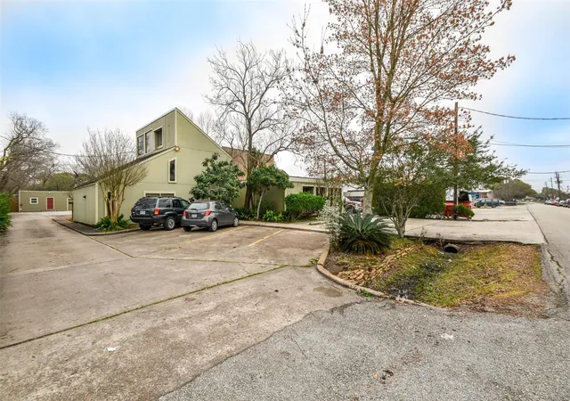 Photo 2 of Multi family home for sale at 6503 Mapleridge St, Houston, TX 77081 | MLS# 98178802 | Listing updated on 2026-08-18