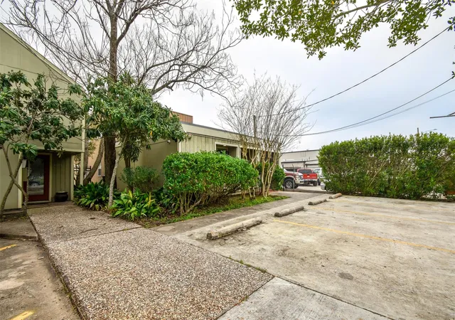 Photo 3 of Multi family home for sale at 6503 Mapleridge St, Houston, TX 77081 | MLS# 98178802 | Listing updated on 2026-08-18