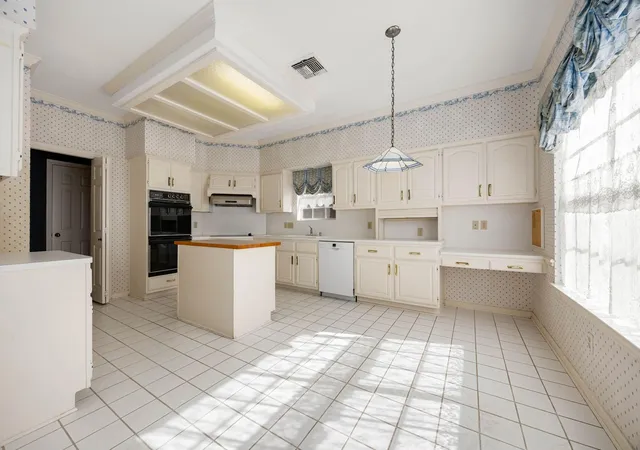 image of 2207 Heather Green Dr, Houston, TX 77062 | MLS# 21200722