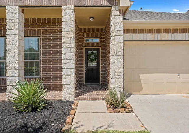 Photo 4 of Single family home for sale at 14130 Sunrise Arbor Ln, Cypress, TX 77429 | MLS# 28768600 | Listing updated on 2026-09-19