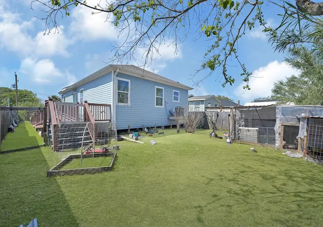 5th image of 771 10Th St, Dickinson, TX 77539 | MLS# 49668351