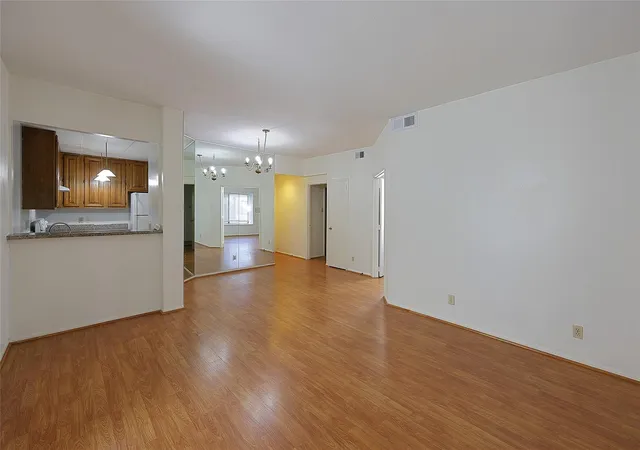 4th image of 2209 S Braeswood Blvd E #32C, Houston, TX 77030 | MLS# 51764101