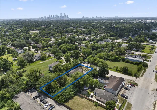 4th image of 3918 Wayne St, Houston, TX 77026 | MLS# 36322345