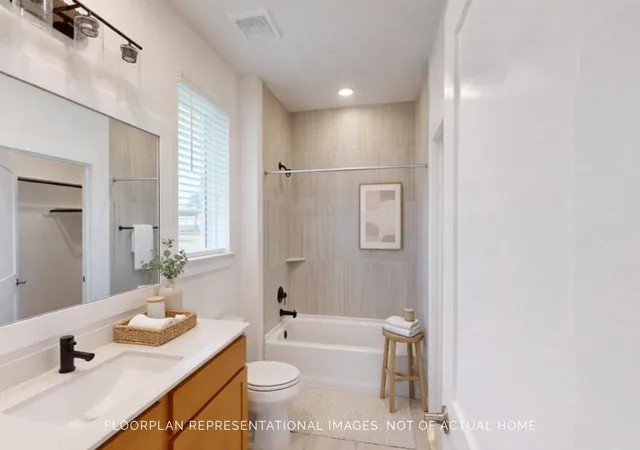 Photo 3 of Single family home for sale at 16582 Gaines Glen Ln, Montgomery, TX 77316 | MLS# 50153357 | Listing updated on 2026-09-15