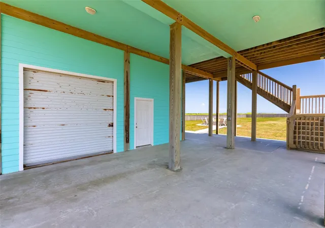 42nd image of 948 Barkley St, Gilchrist, TX 77617 | MLS# 47021450