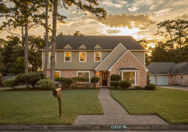 Photo 3 of Single family home for sale at 11914 Moorcreek Dr, Houston, TX 77070 | MLS# 74623815 | Listing updated on 2026-09-21